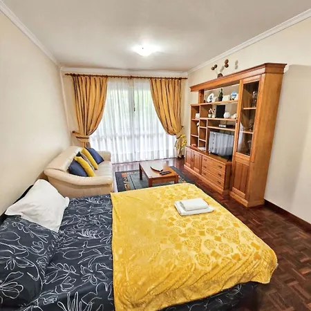 Charming In With Balcony And View Apartament *