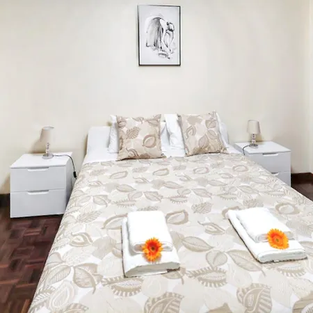 Διαμέρισμα Charming In With Balcony And View