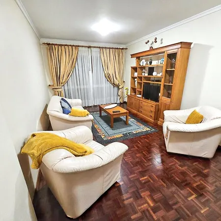 Charming In With Balcony And View Φουνκάλ