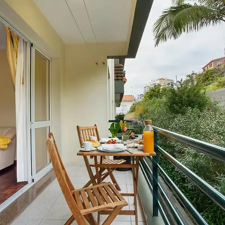 Charming In With Balcony And View *
