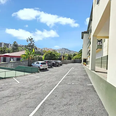 Charming In With Balcony And View * Funchal (Madeira)