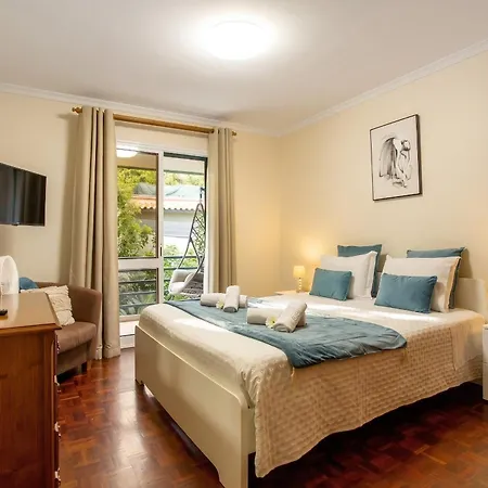 Charming In With Balcony And View Apartment