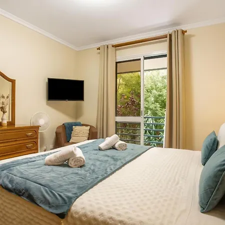 Charming In With Balcony And View Apartment *