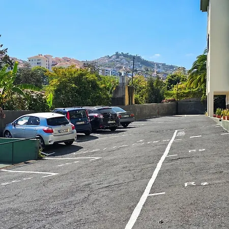 Charming In With Balcony And View * Funchal (Madeira)
