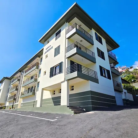 Apartment Charming In With Balcony And View *