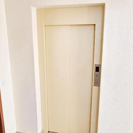 Charming In With Balcony And View * Funchal (Madeira)