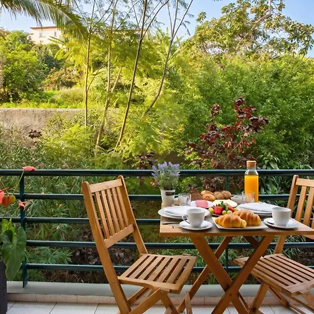 Charming In With Balcony And View *