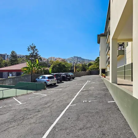 Charming In With Balcony And View *