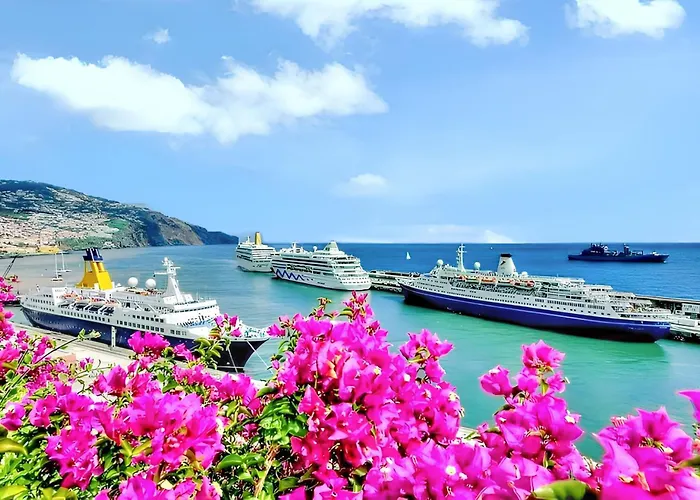 Charming In With Balcony And View Funchal (Madeira)