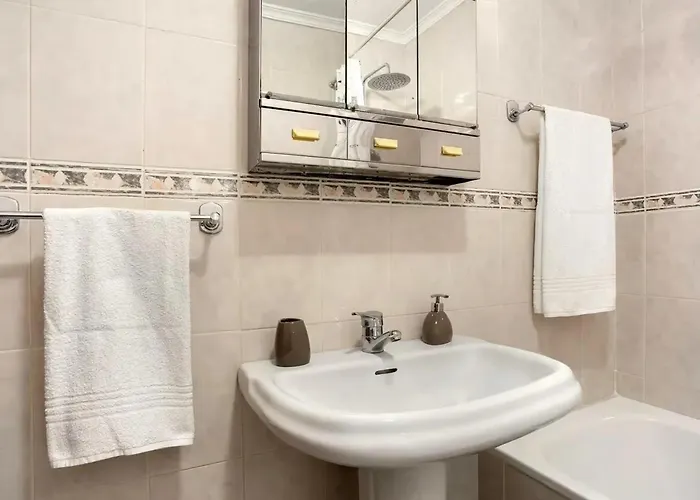 Charming In With Balcony And View Apartamento *
