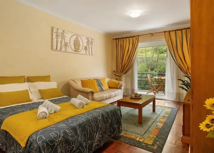 Charming In With Balcony And View Funchal (Madeira)