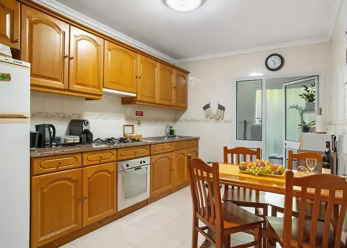 Charming In With Balcony And View Apartamento *