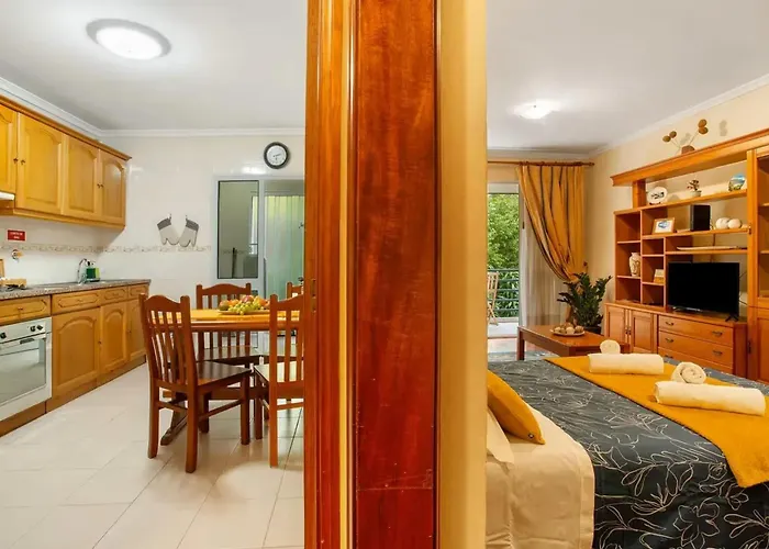 Charming In With Balcony And View Apartamento *