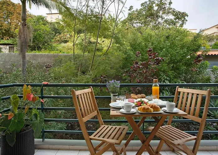 Charming In With Balcony And View * Funchal (Madeira)