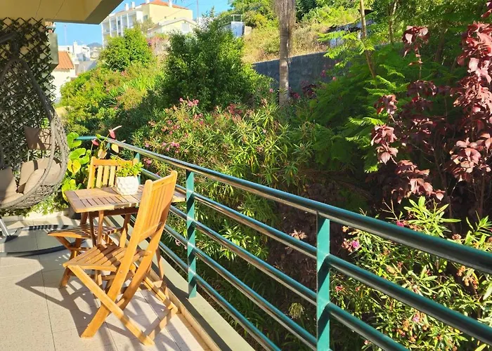Apartamento Charming In With Balcony And View