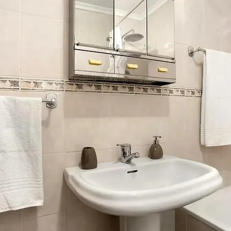 Charming In With Balcony And View Appartement *